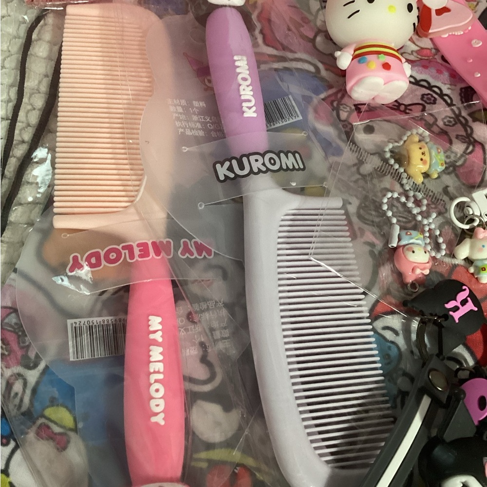 Hello Kitty Themed Gift Set Take 4- Keychains, Lip Glosses, Bags, Office, MORE - Picture 11 of 12